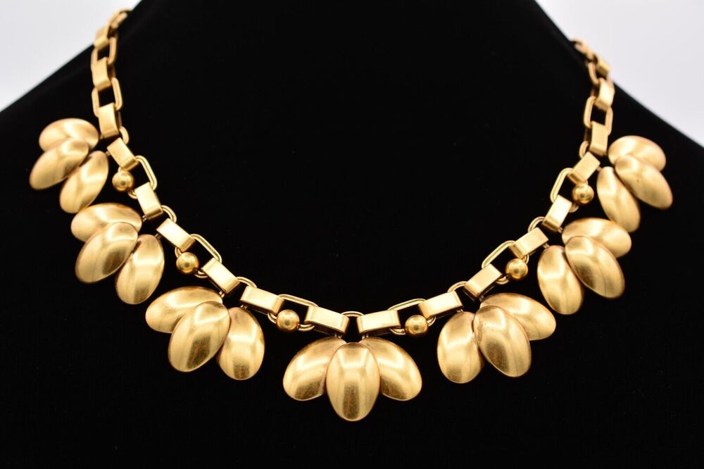 Stella & Dot Vintage Collar Necklace Brushed Gold Antiqued Chunky Charm Chain 9J